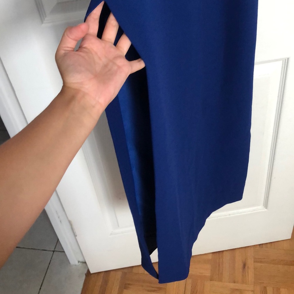 Gown - Picture 4 of 6